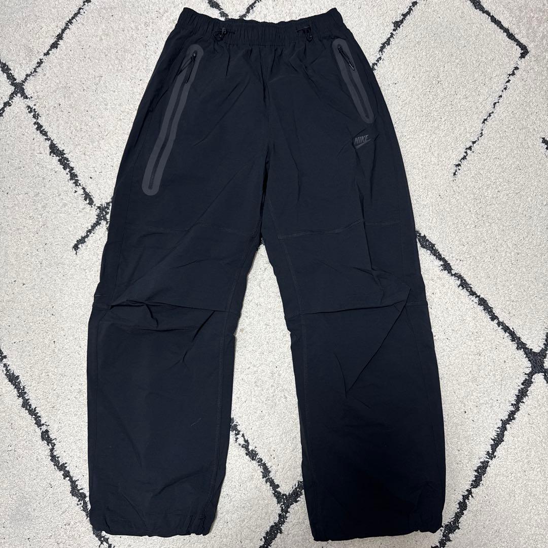 Nike ブラックパンツ テック　ジッパーポケット付き　M <新品>