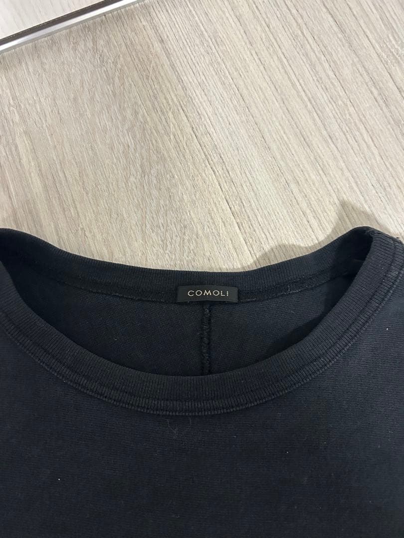 comoli フットボールTシャツ フェードブラック