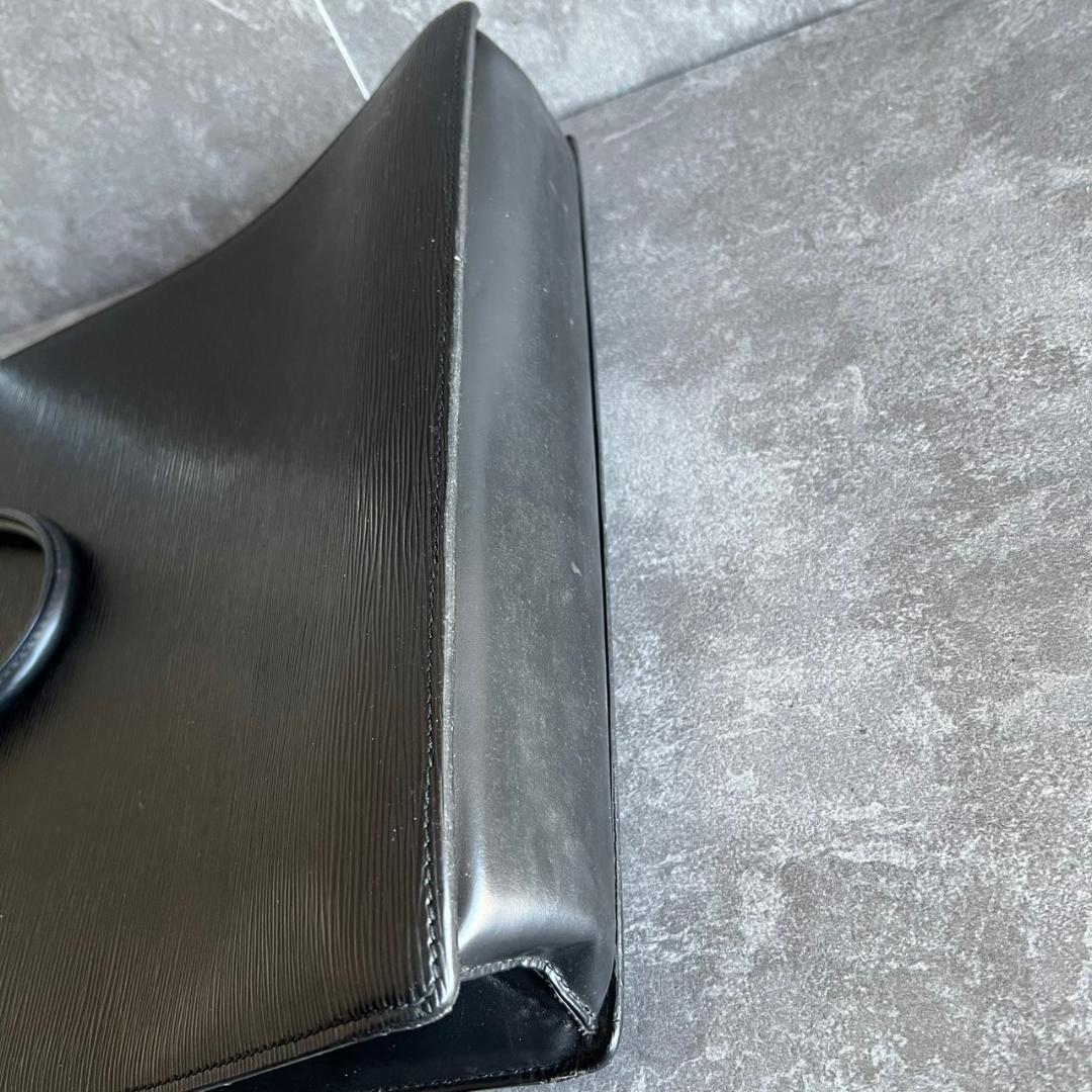 ⭐️LOUIS VUITTON⭐️ルイヴィトン エピ サックプラ ノワール