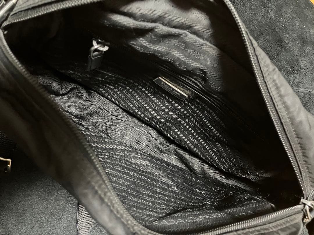 prada ショルダーバック