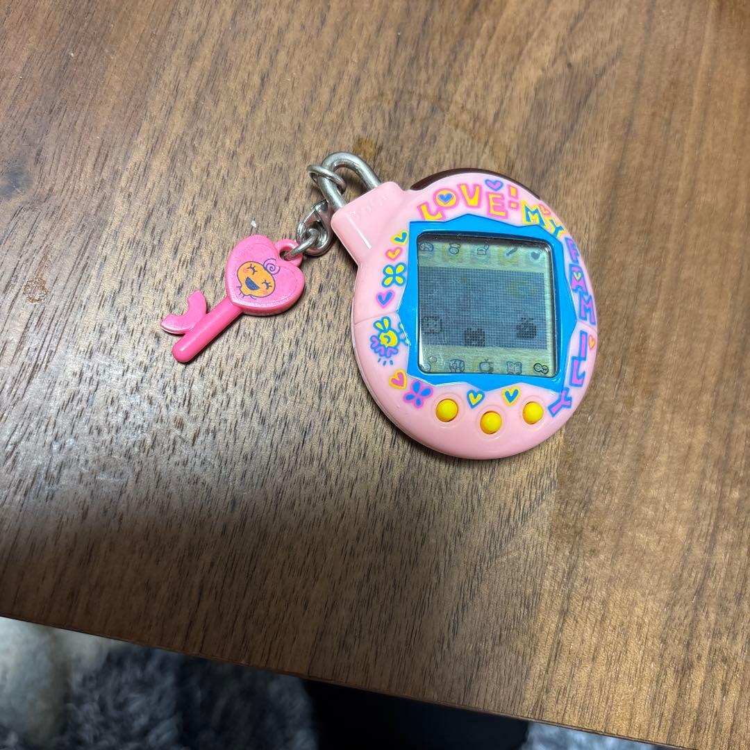 いぇー！ふぁみりーイロイロ！たまごっちプラス ふぁみたまラブ　たまごっち