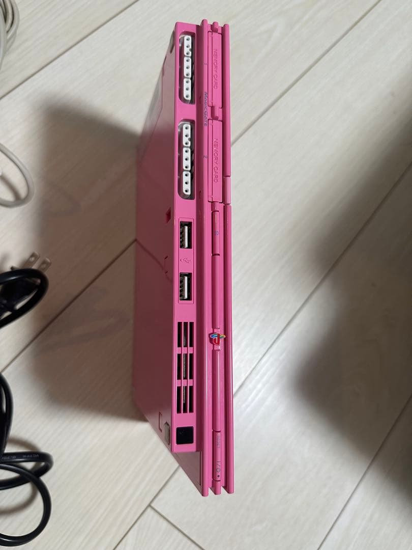 ピンクのPlayStation 2 本体とコントローラー♡♡