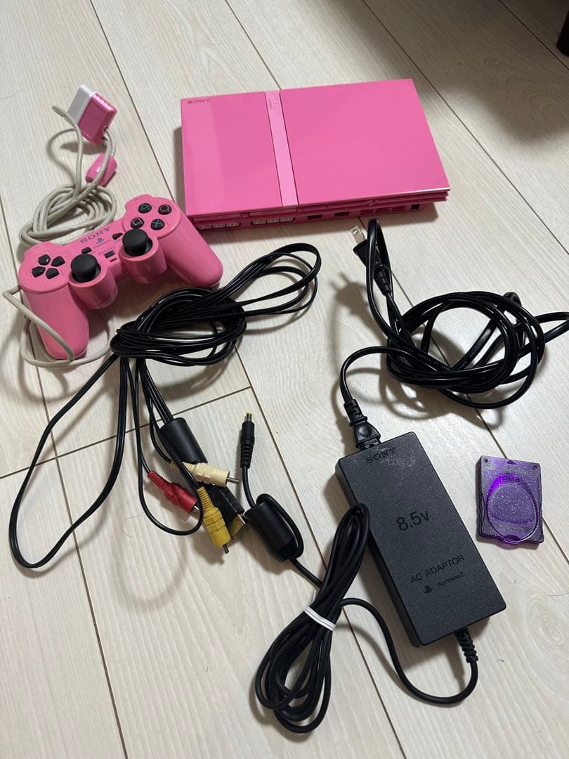 ピンクのPlayStation 2 本体とコントローラー♡♡