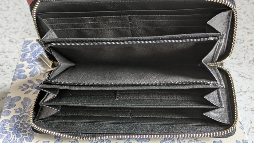 【LANVINenBleu】☆匿名配送☆ 長財布　ブラック　箱付き　美品