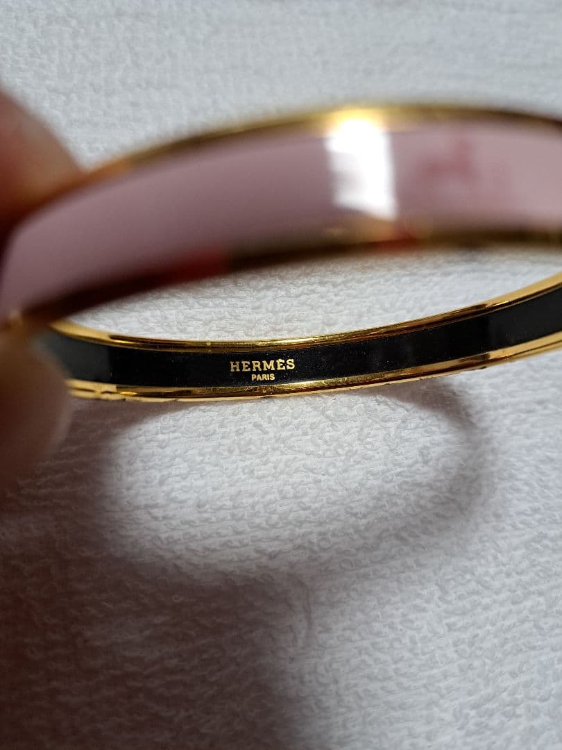 希少 HERMES バングル エマイユ 七宝焼 ロゴ柄 ピンク×ゴールド