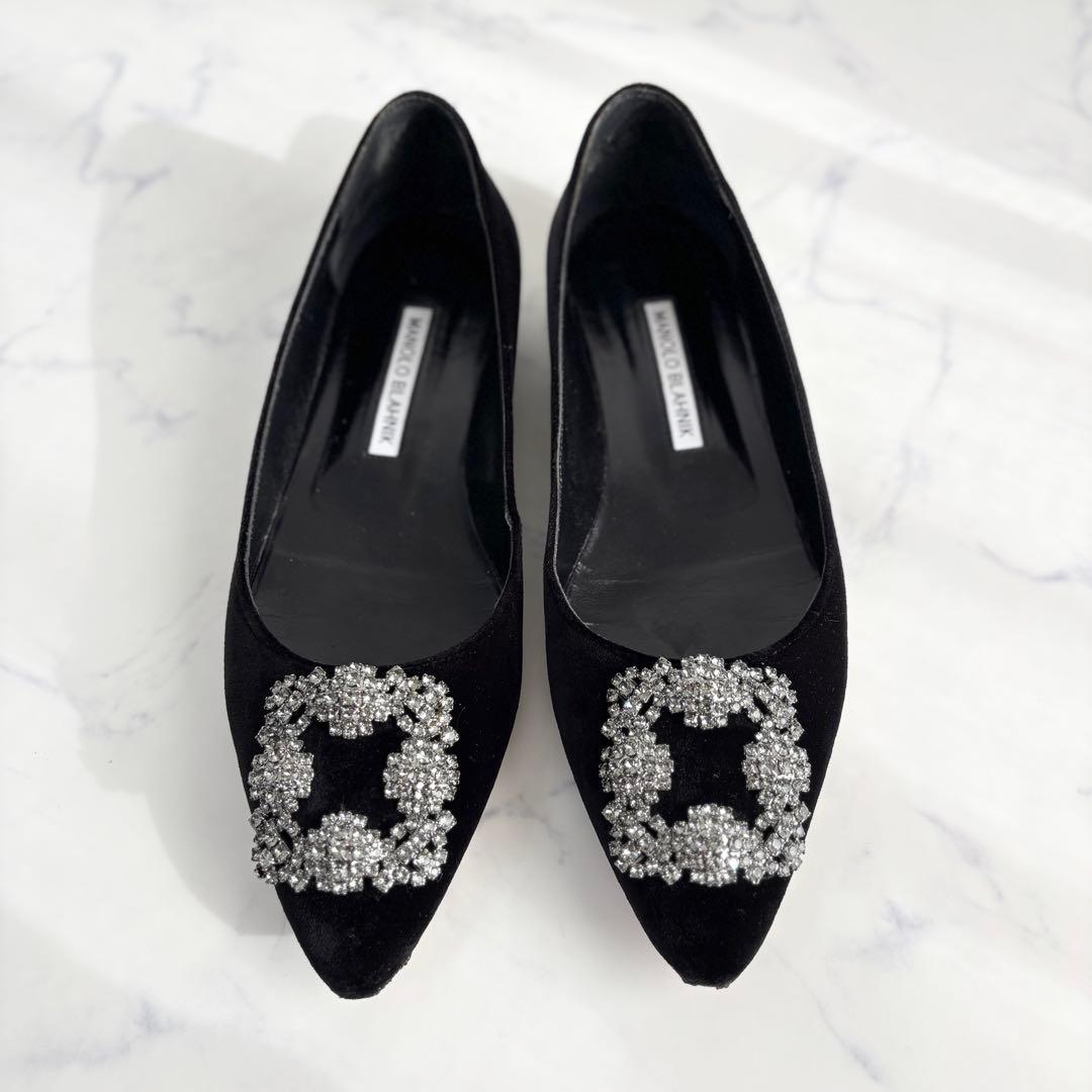 マノロブラニク 37.5 ハンギシ ベルベット フラットパンプス ブラック