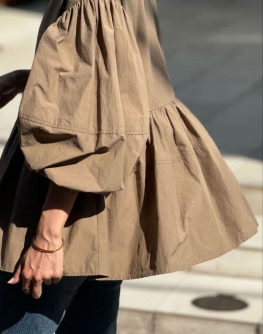 26400円　今季新品　ビアズリー　ペプラム　ギャザー　ジップブルゾン　ベージュ