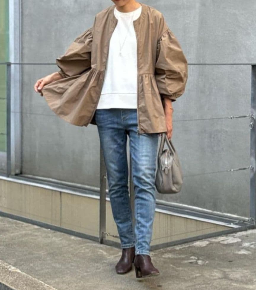 26400円　今季新品　ビアズリー　ペプラム　ギャザー　ジップブルゾン　ベージュ