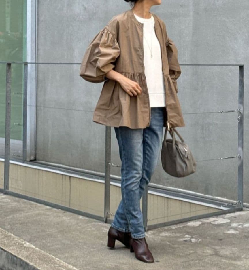 26400円　今季新品　ビアズリー　ペプラム　ギャザー　ジップブルゾン　ベージュ