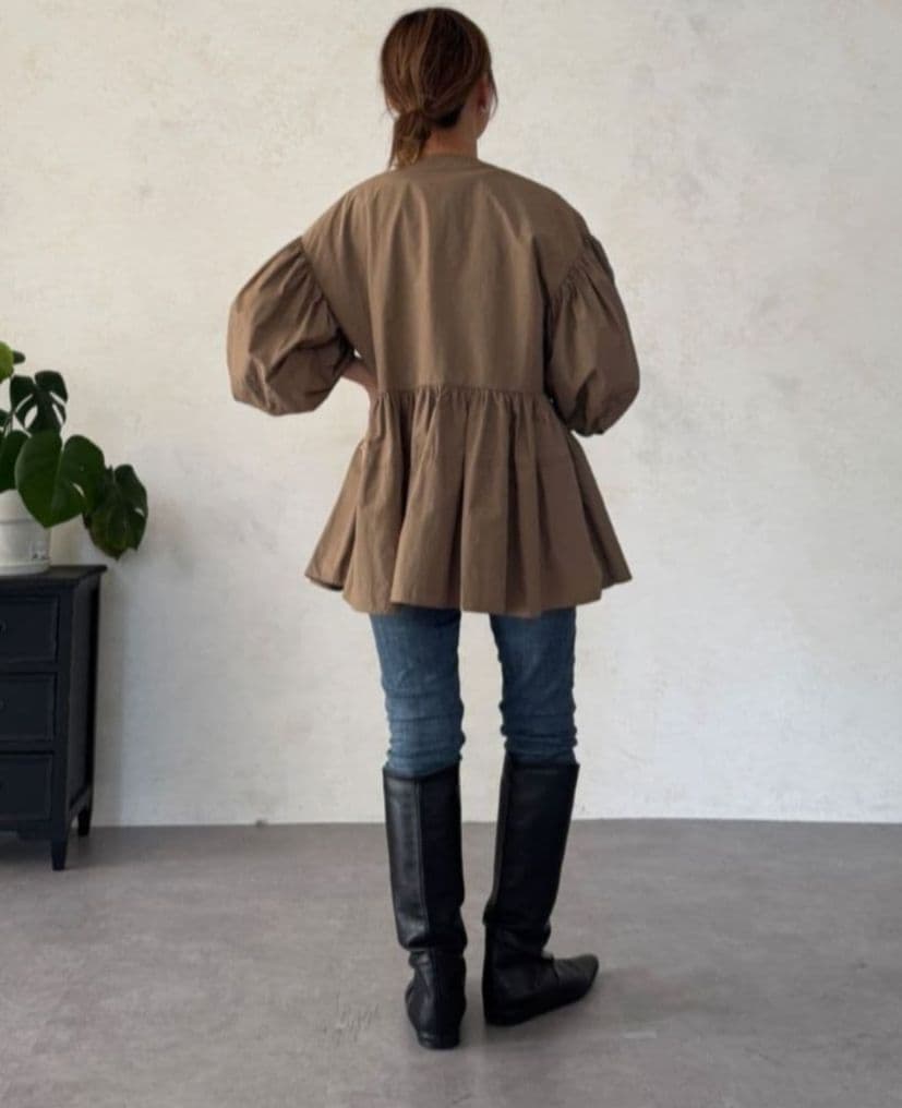 26400円　今季新品　ビアズリー　ペプラム　ギャザー　ジップブルゾン　ベージュ