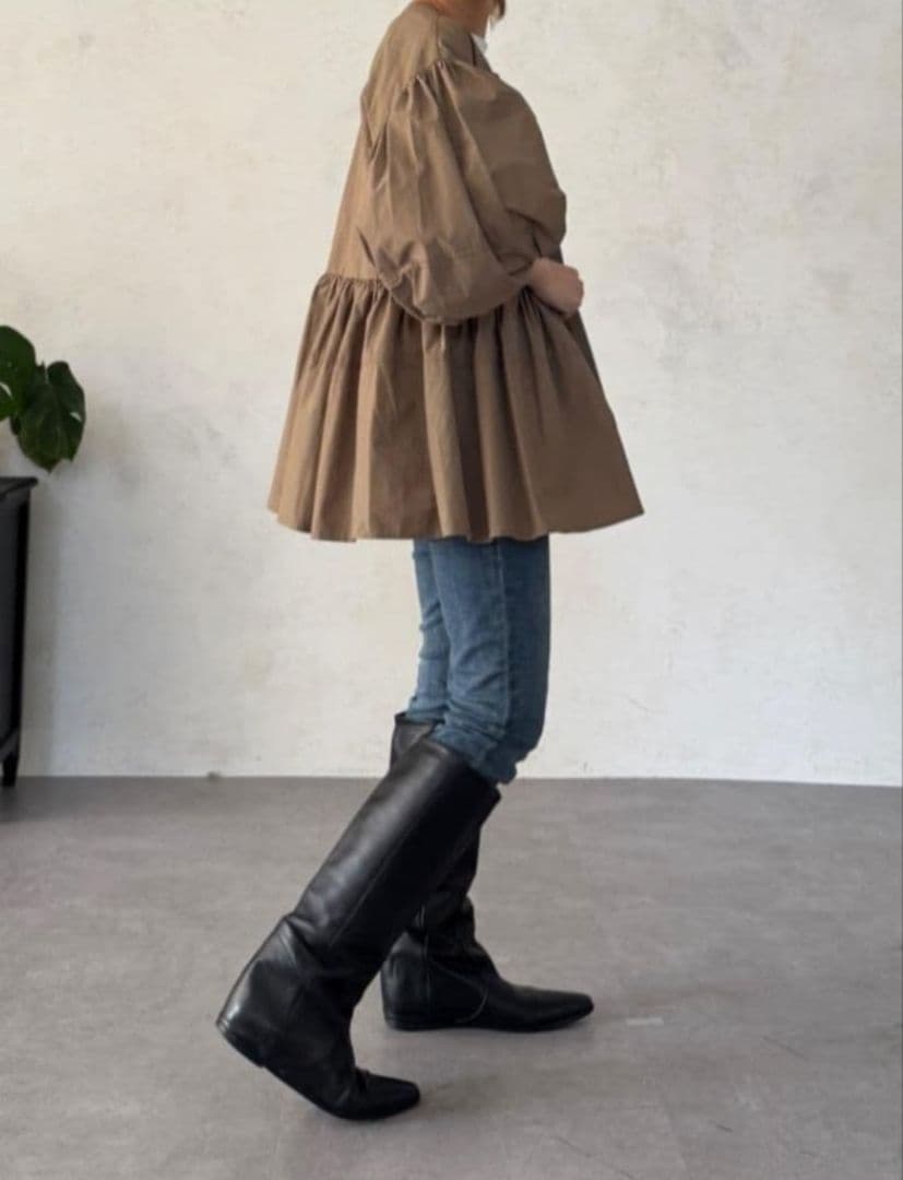 26400円　今季新品　ビアズリー　ペプラム　ギャザー　ジップブルゾン　ベージュ