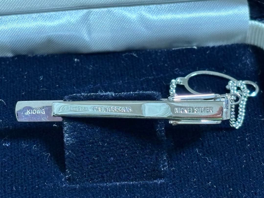 Lion Starネクタイピン シンプルデザイン　K10WG刻印入