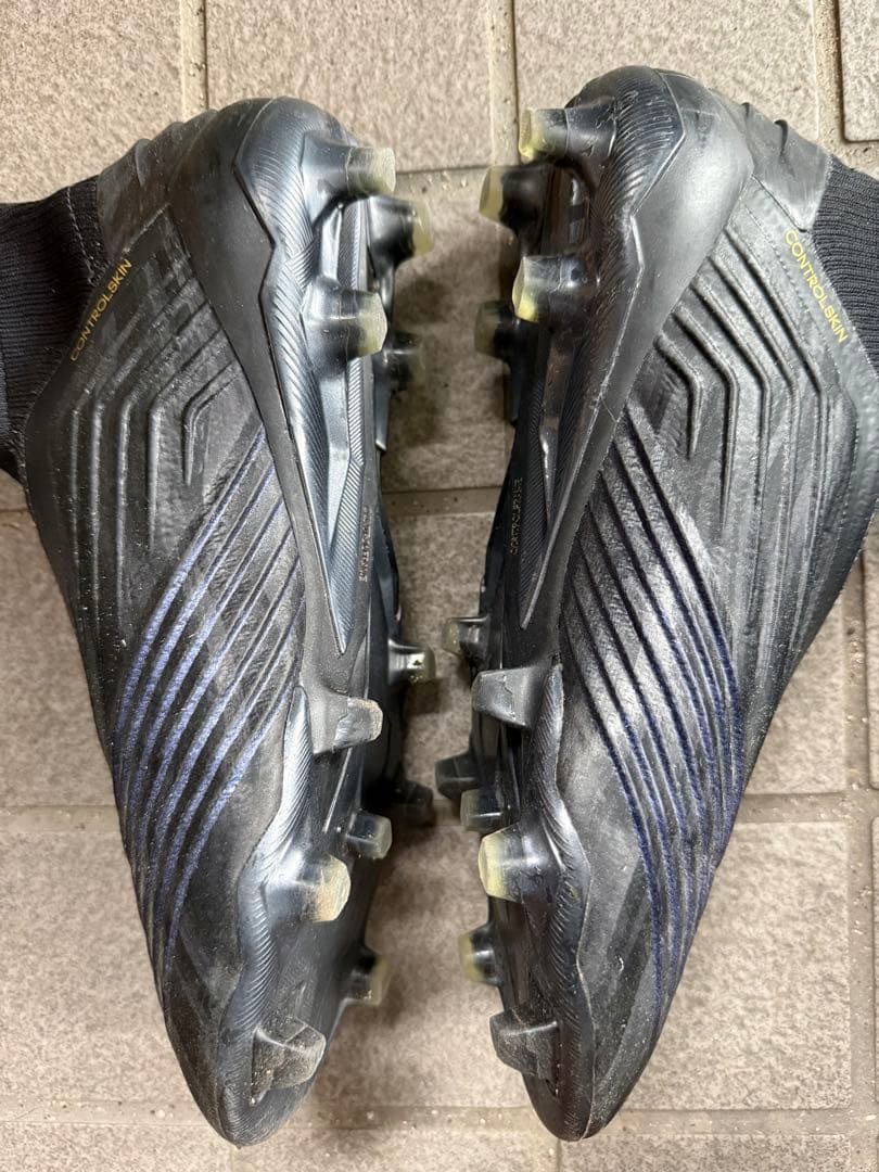 adidasサッカーレースレススパイクプレデター値下げ可能