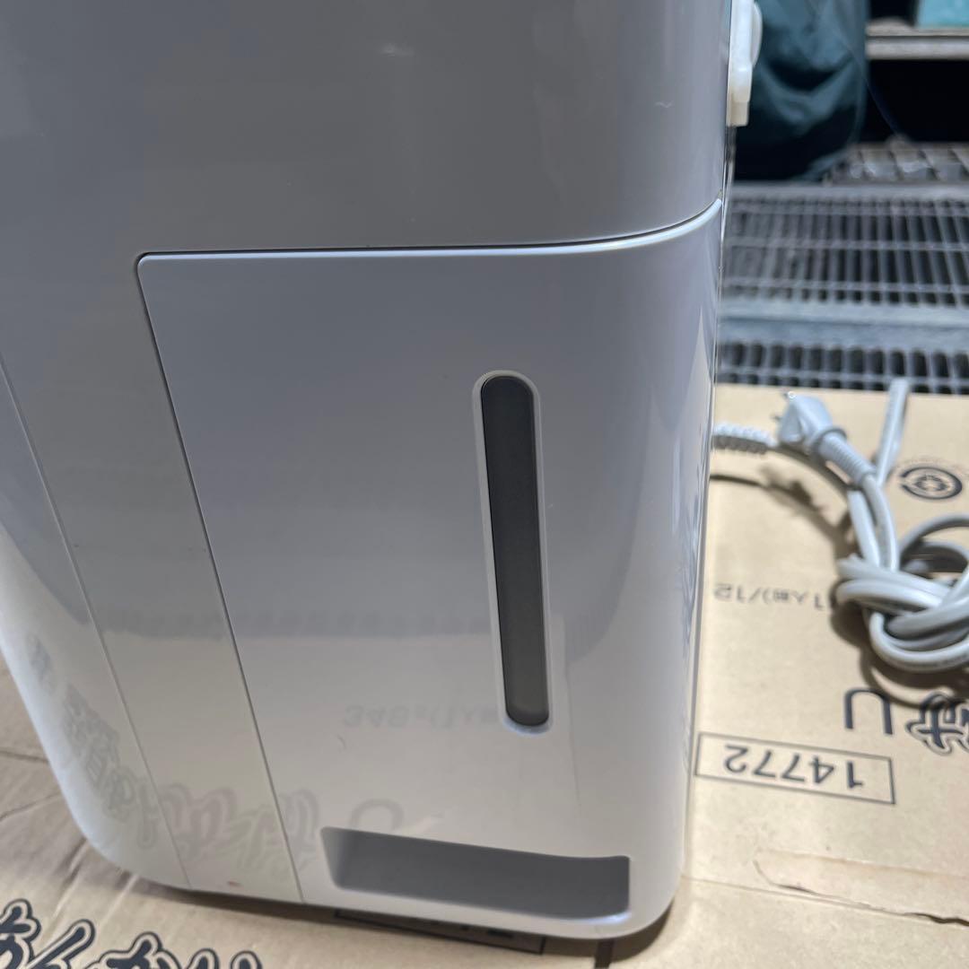 3Dムーブアイ搭載 除湿乾燥機 MJ-M100NX-W サラリ