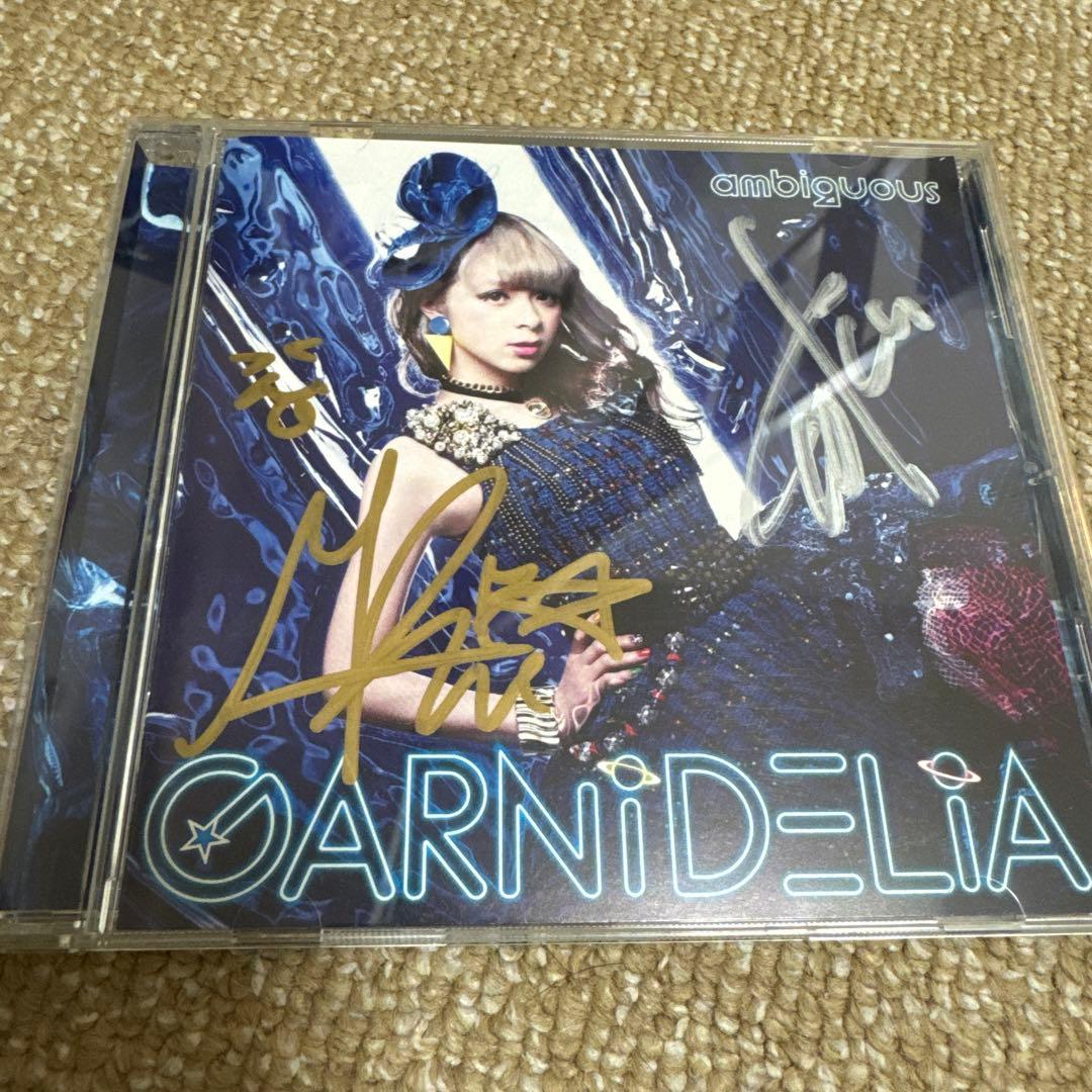 GARNiDELiA ambiguous 直筆サイン入り