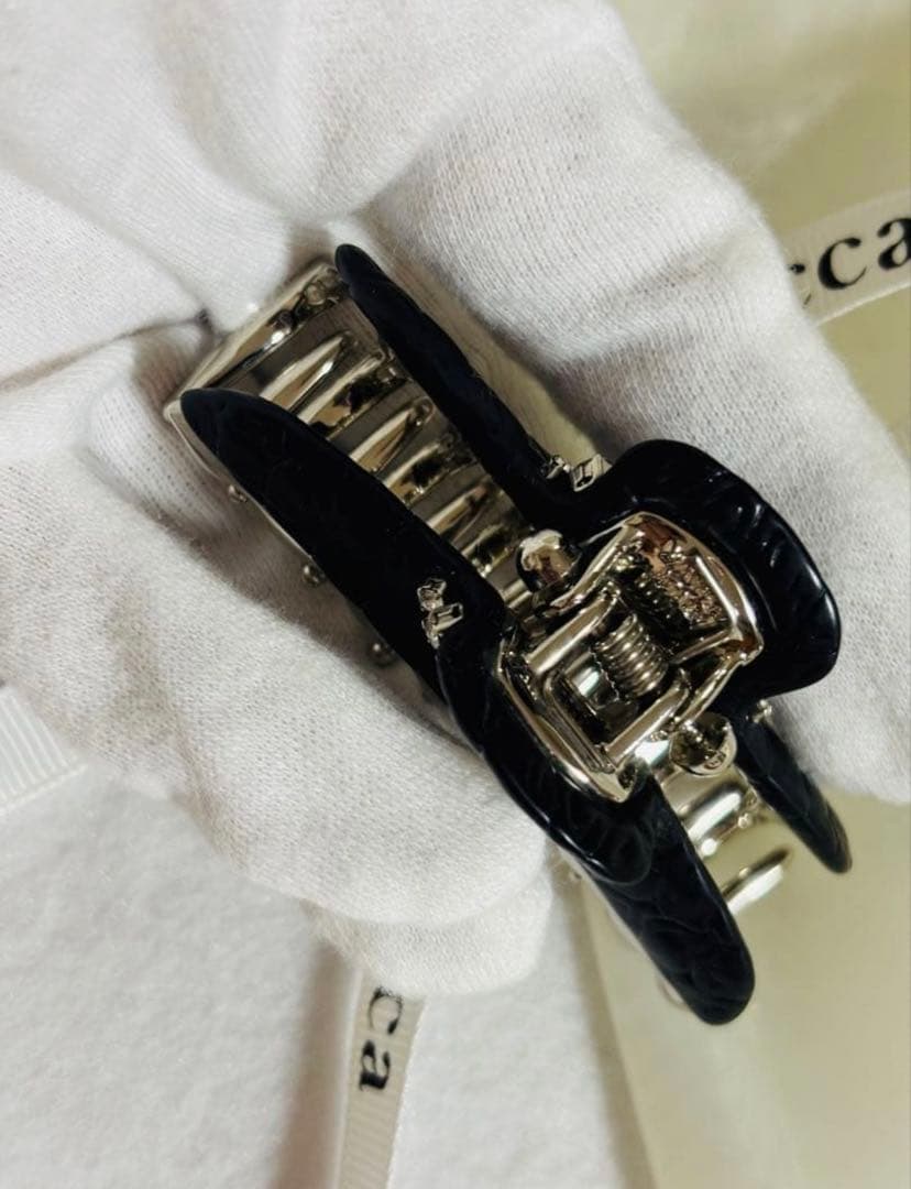 【極美品】アッカaccaクリップ　キルティング　ラインストーン　ダブルコラーナ