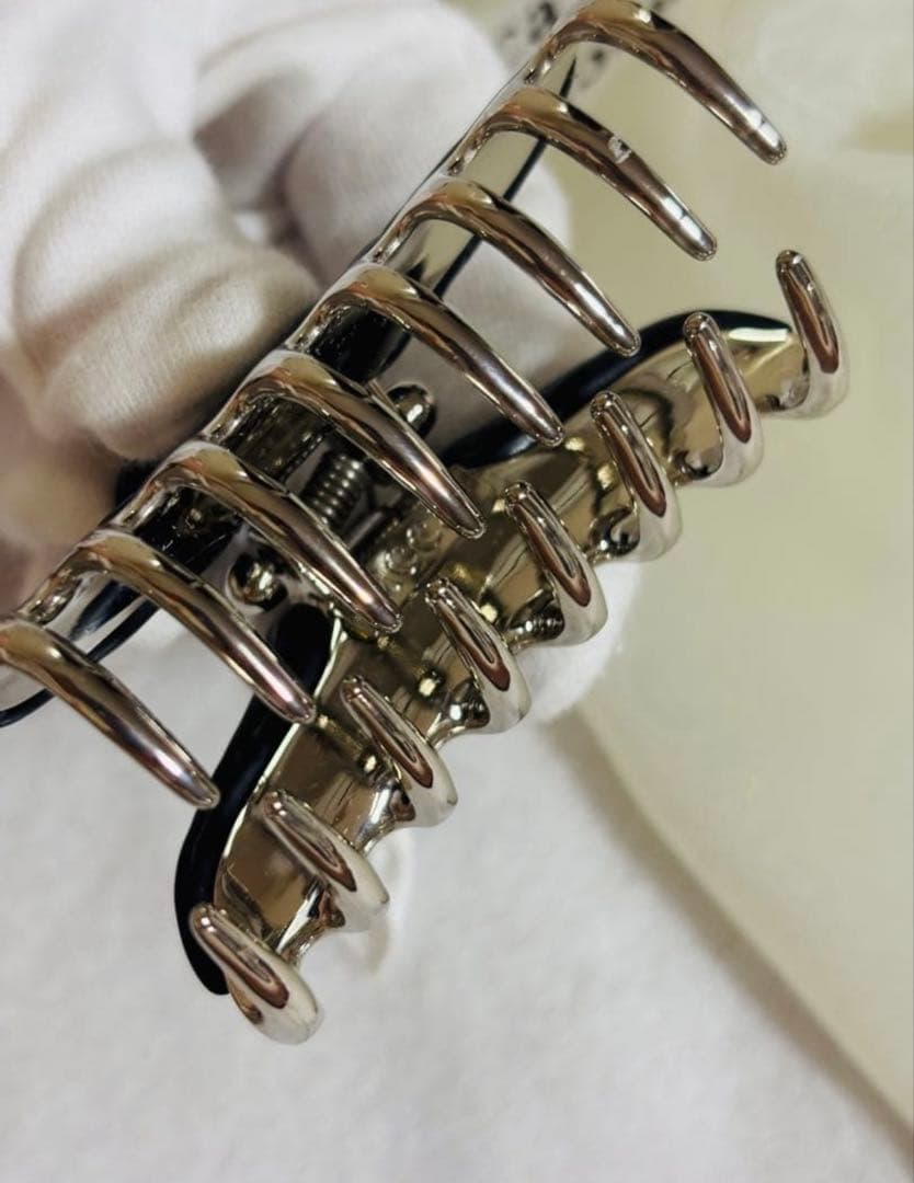 【極美品】アッカaccaクリップ　キルティング　ラインストーン　ダブルコラーナ