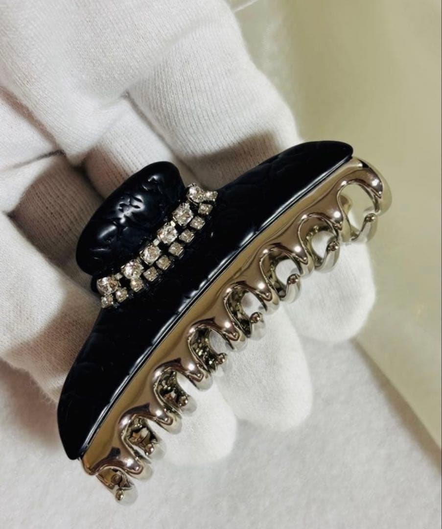 【極美品】アッカaccaクリップ　キルティング　ラインストーン　ダブルコラーナ