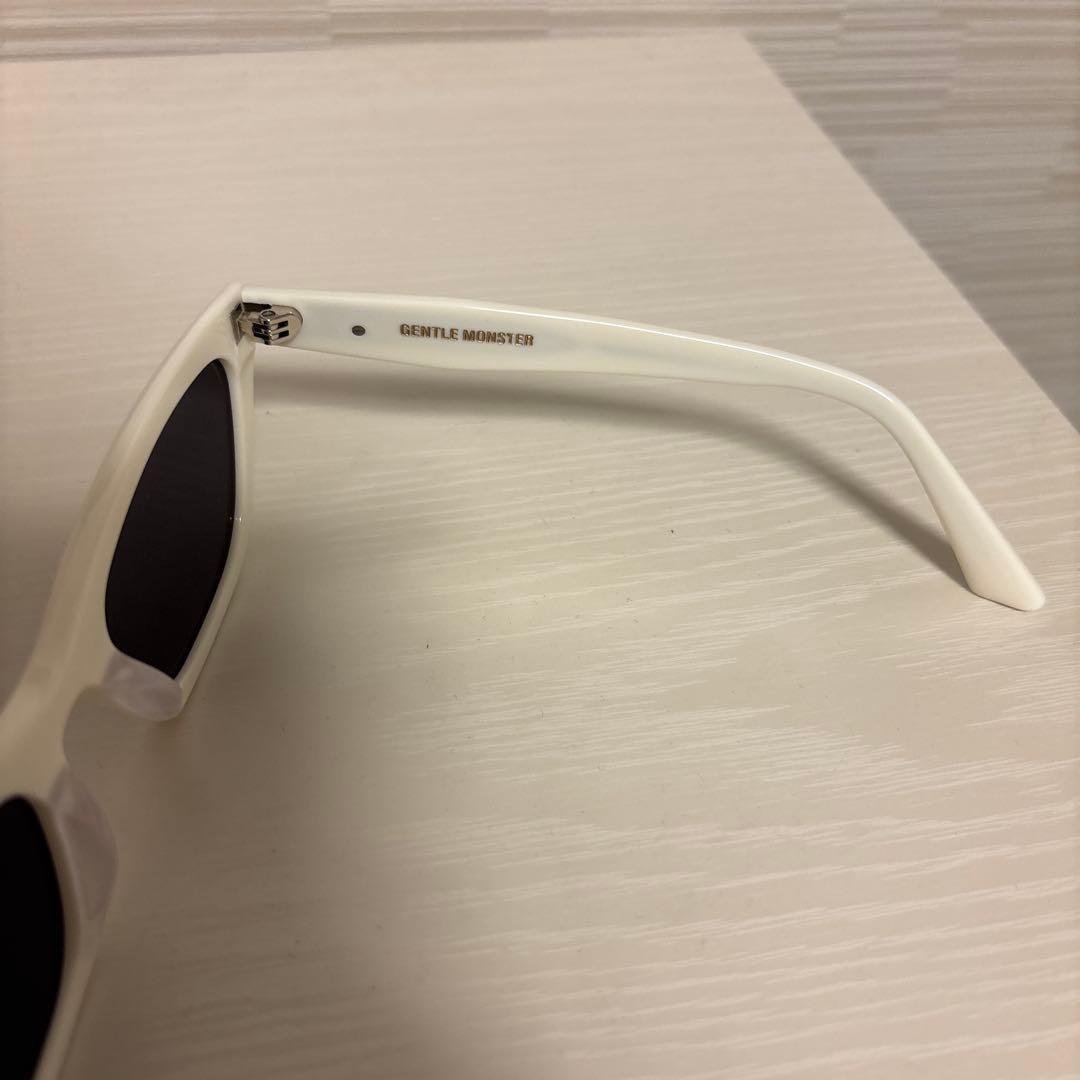 GENTLE MONSTER ホワイトサングラス