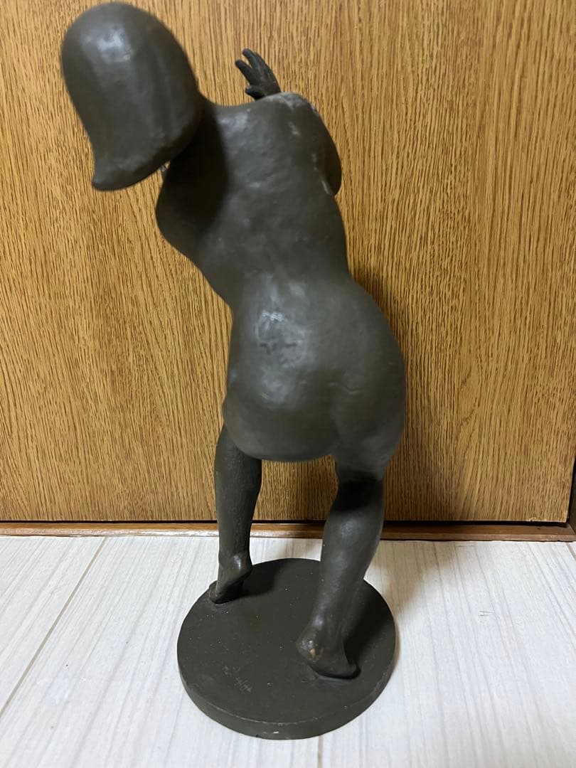 ブロンズ像　律動　館野弘青