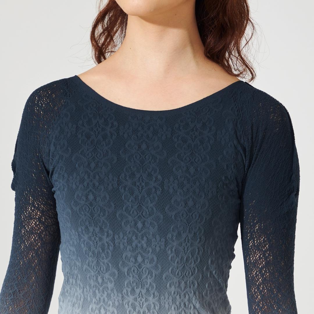 【新品】グラデーションクルーニットトップ 長袖 ノーソーイングニット チャコット