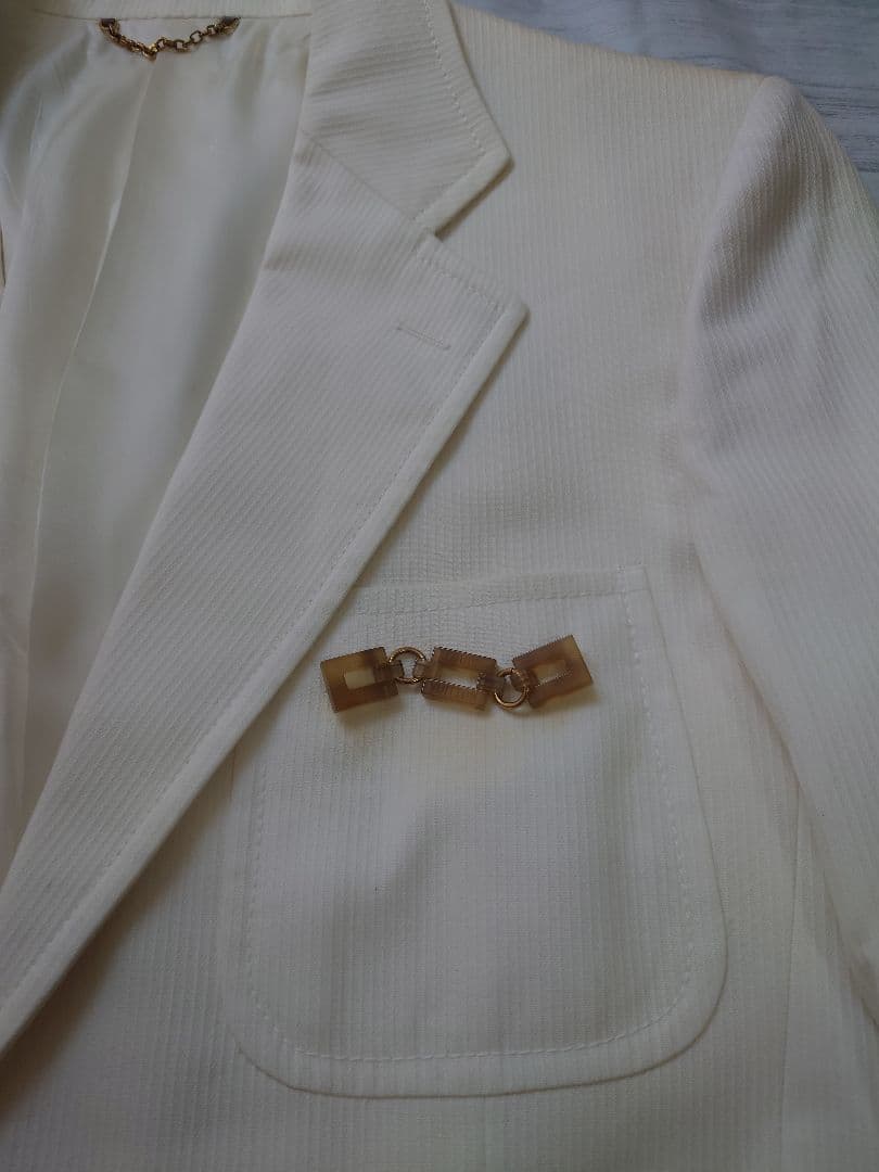 新品未使用 LOUIS VUITTON ホワイト テーラードジャケット 装飾付き