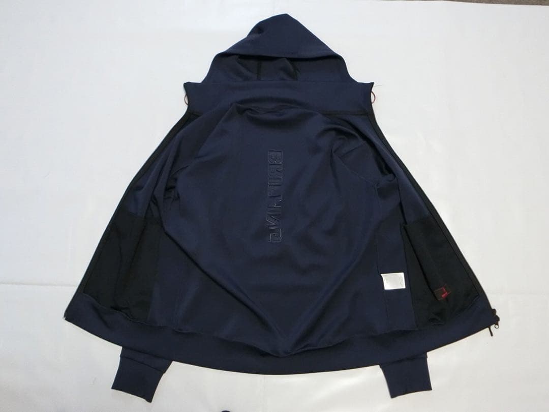 BRIEFING ブリーフィング　紺でバックに3Dロゴが付いた前開きパーカー L