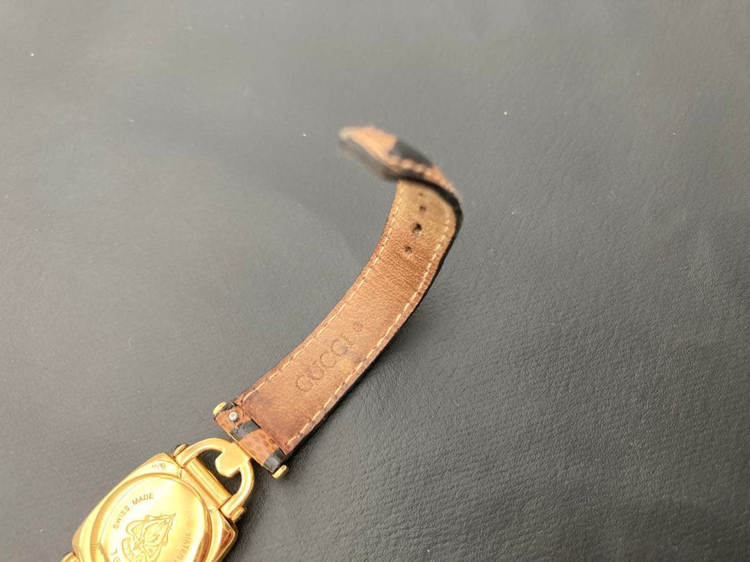 グッチ 腕時計 6300L クォーツ QZ ゴールド文字盤 ロゴベゼル