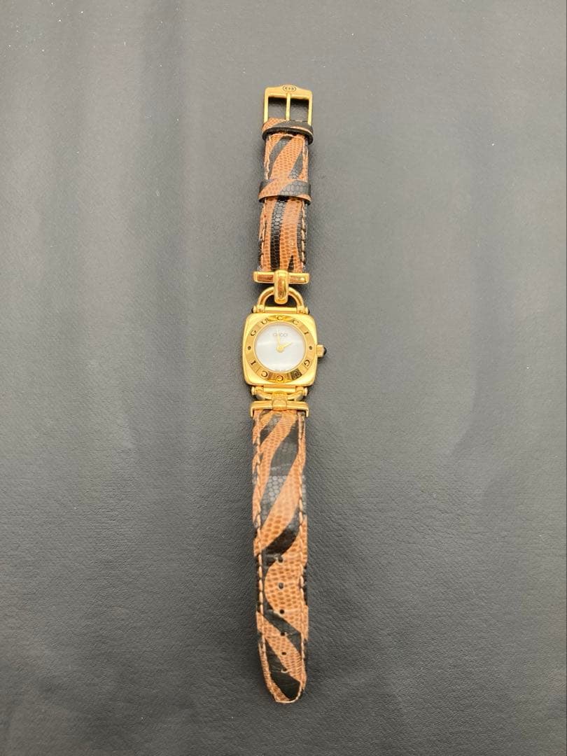 グッチ 腕時計 6300L クォーツ QZ ゴールド文字盤 ロゴベゼル