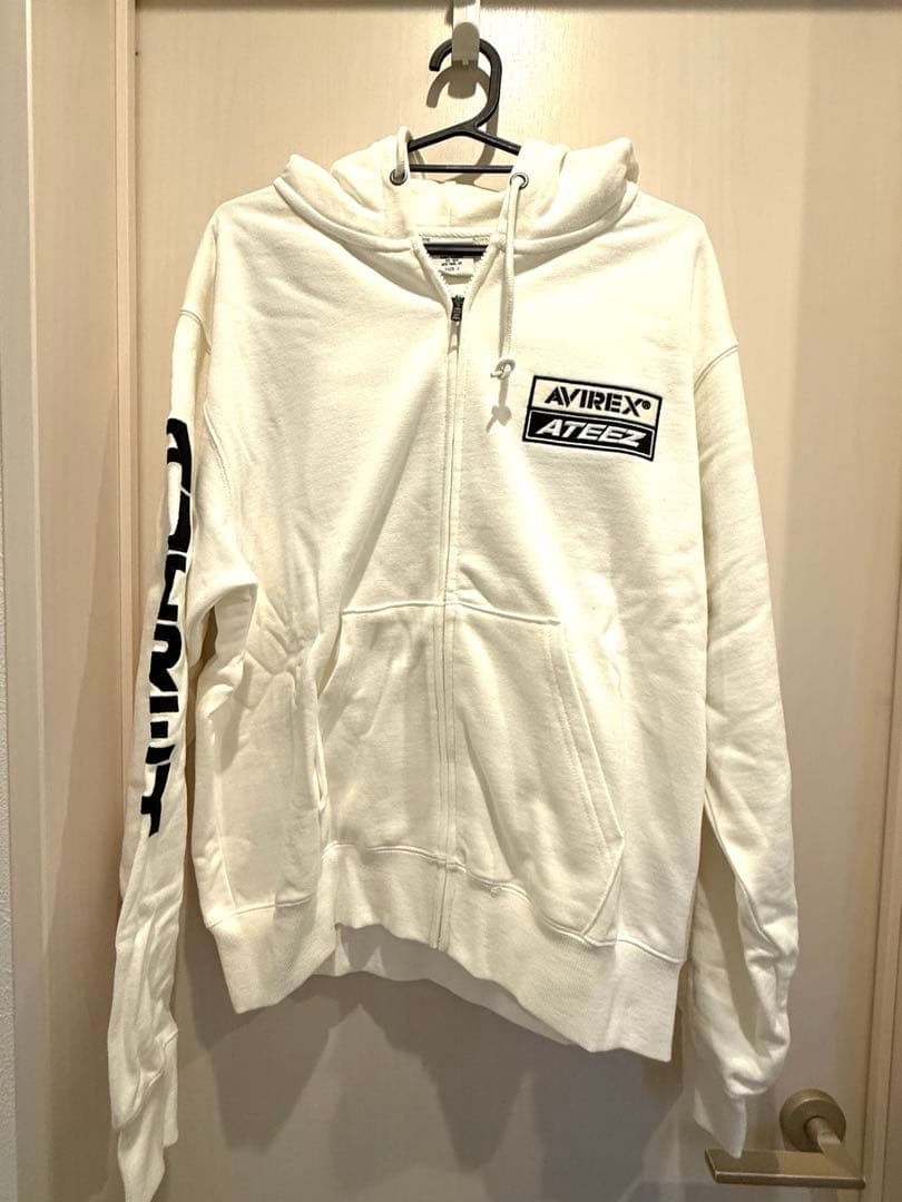 AVIREX × ATEEZ / SLEEVE LOGO PARKA ホワイト
