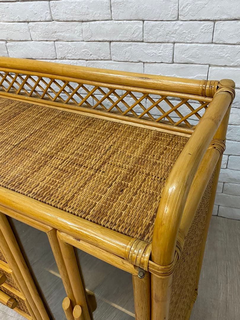 【東京都23区配送無料】ビンテージ　ラタン　チェスト　棚　サイドボード　収納　籠