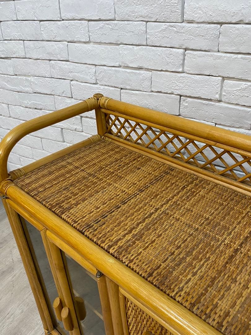 【東京都23区配送無料】ビンテージ　ラタン　チェスト　棚　サイドボード　収納　籠