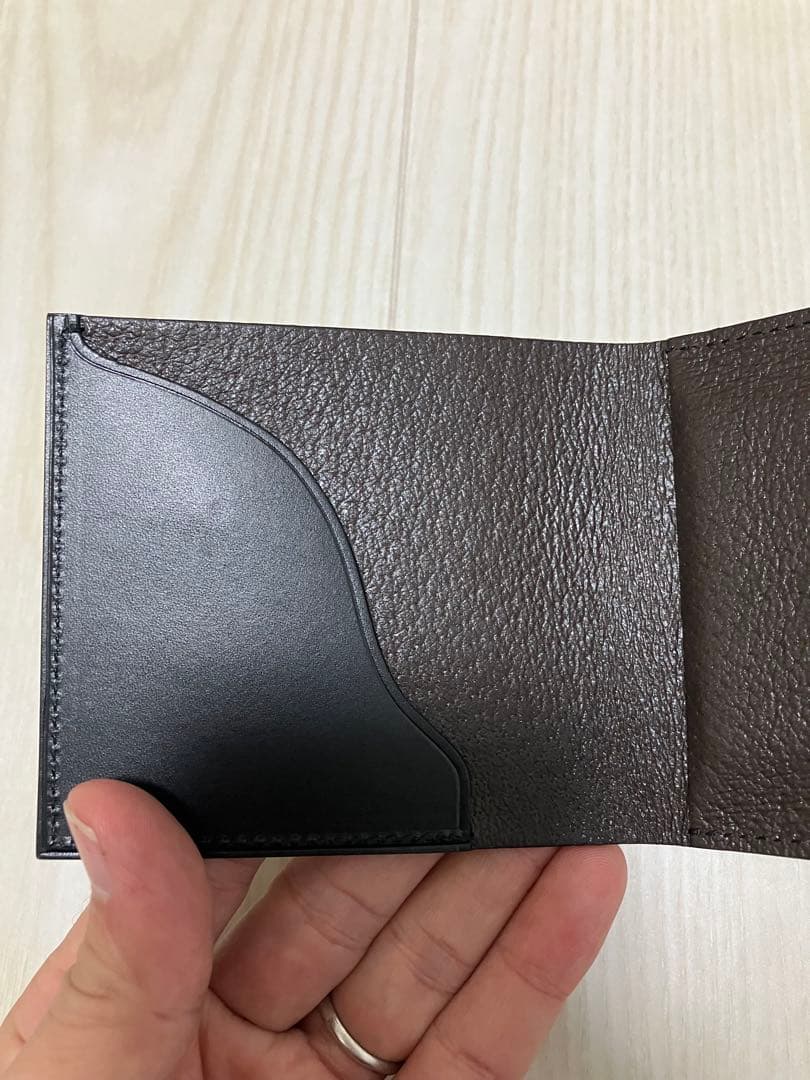 Munekawa　薄型二つ折り財布“Carriage”