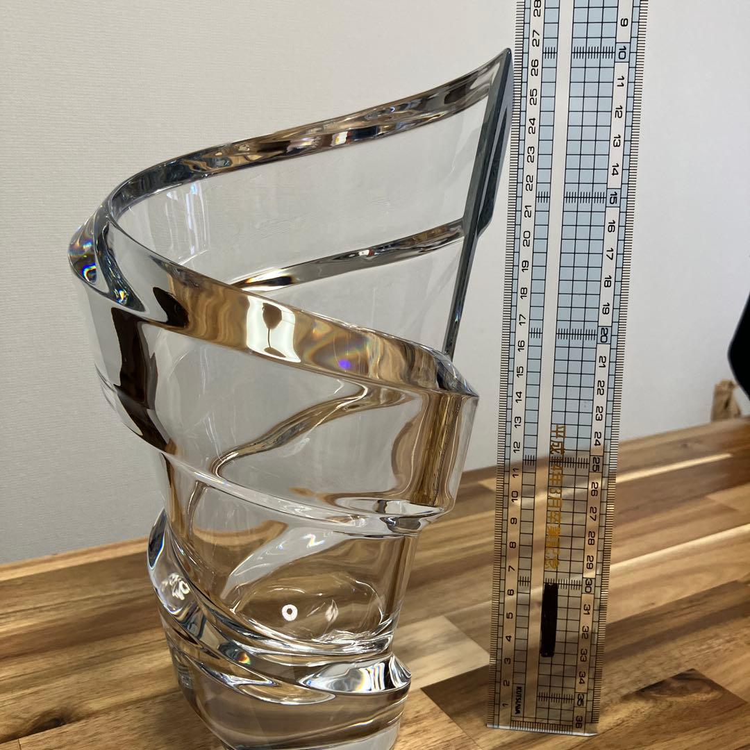 バカラ　花瓶　スパイラル