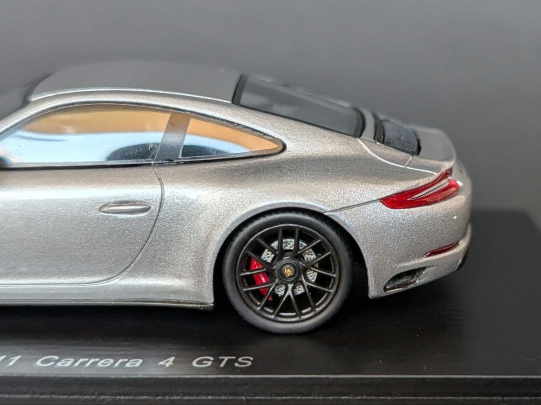 スパーク 1/43 Porsche 911 カレラ4 GTS 2018 シルバー