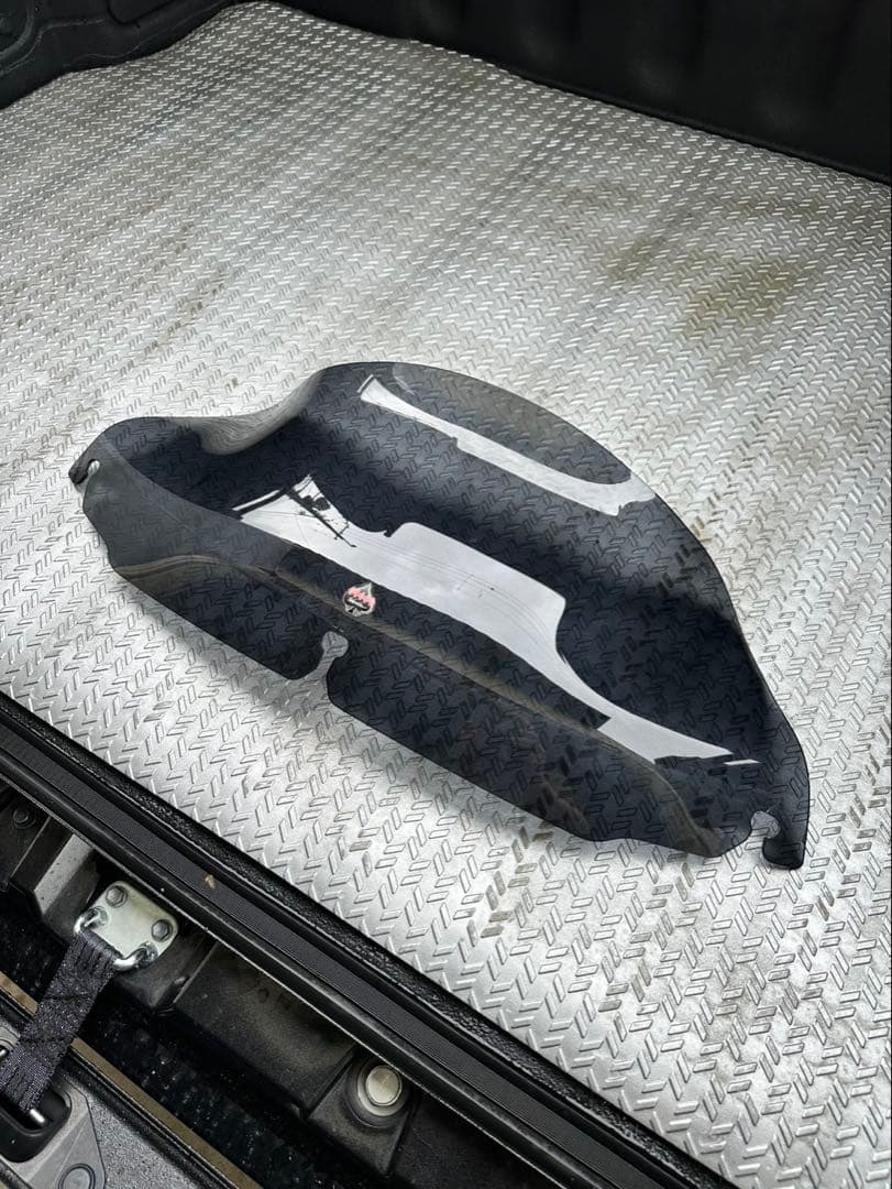 クロックワークス　ウインドシールド