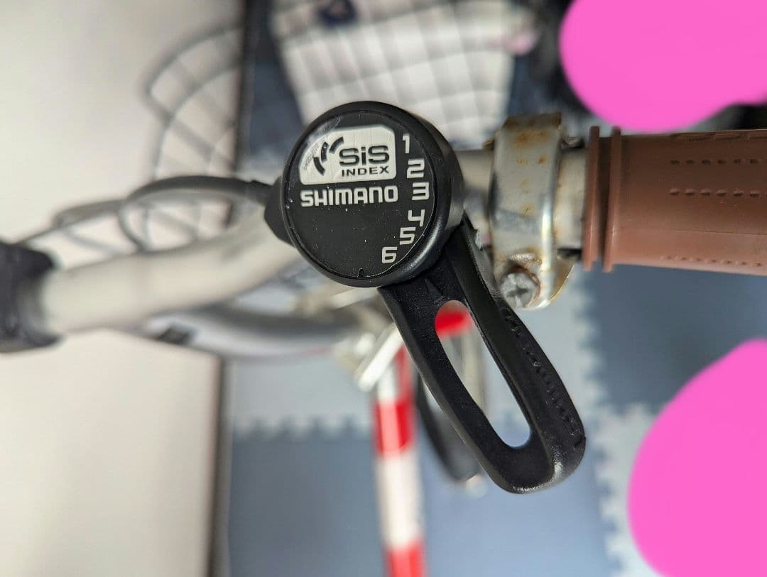 引き取り希望！ カゴ付き　赤色とデザインが可愛い　折りたたみ自転車　２０インチ