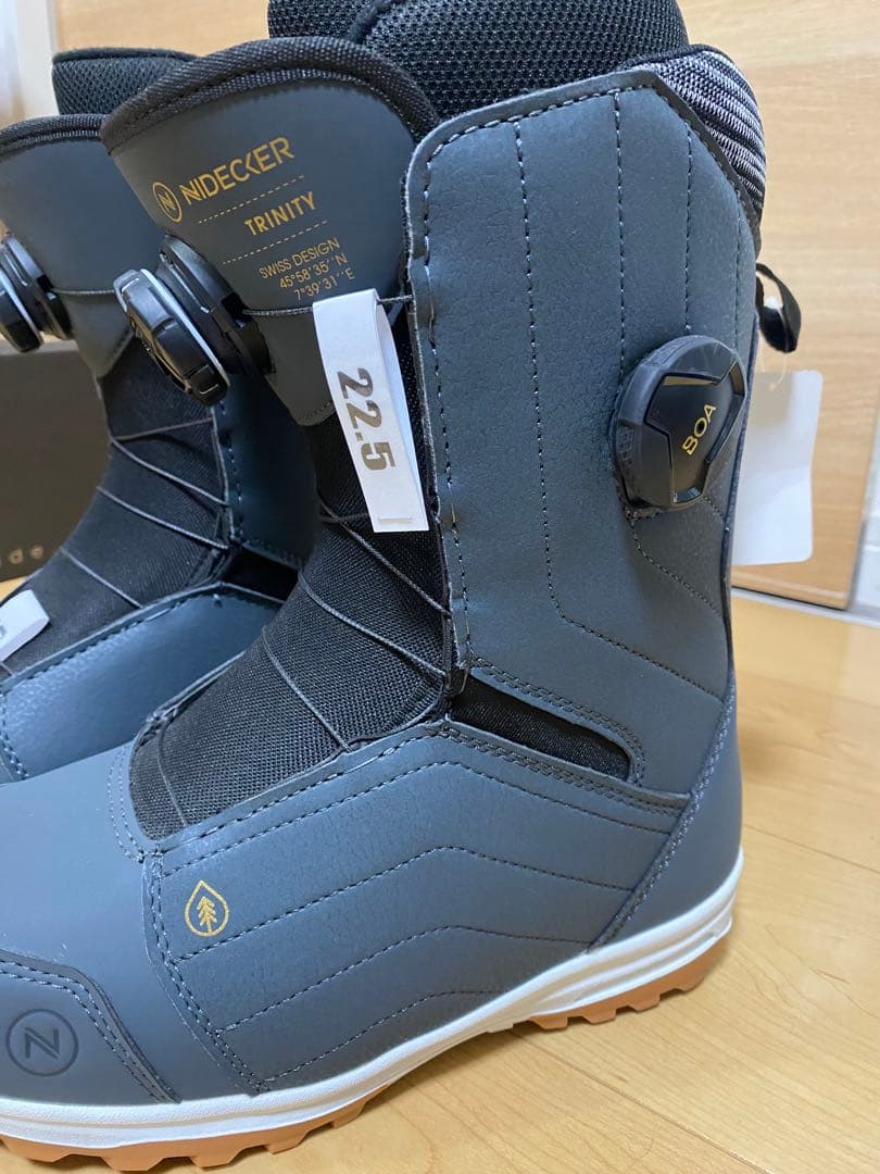 新品 ナイデッカー　スノーボードブーツ　レディース　22.5cm