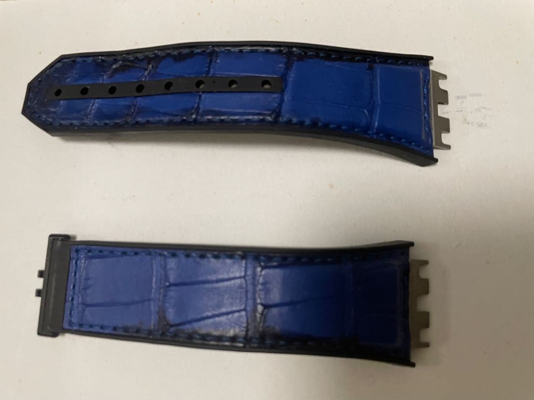 HUBLOTウブロ、ラバーベルト 青 クロコ&黒ラバー