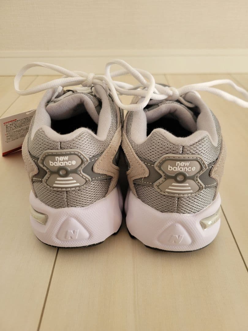 新品　タグ付き　New Balance 725　 グレー 23cm 　レディース