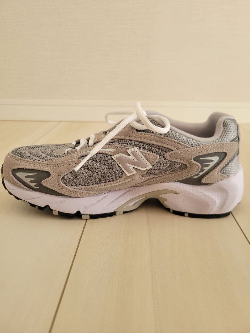 新品　タグ付き　New Balance 725　 グレー 23cm 　レディース