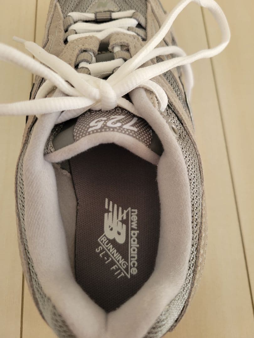 新品　タグ付き　New Balance 725　 グレー 23cm 　レディース