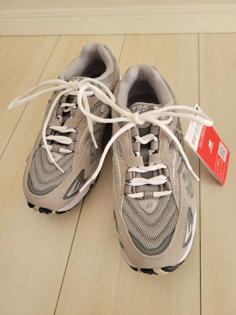 新品　タグ付き　New Balance 725　 グレー 23cm 　レディース