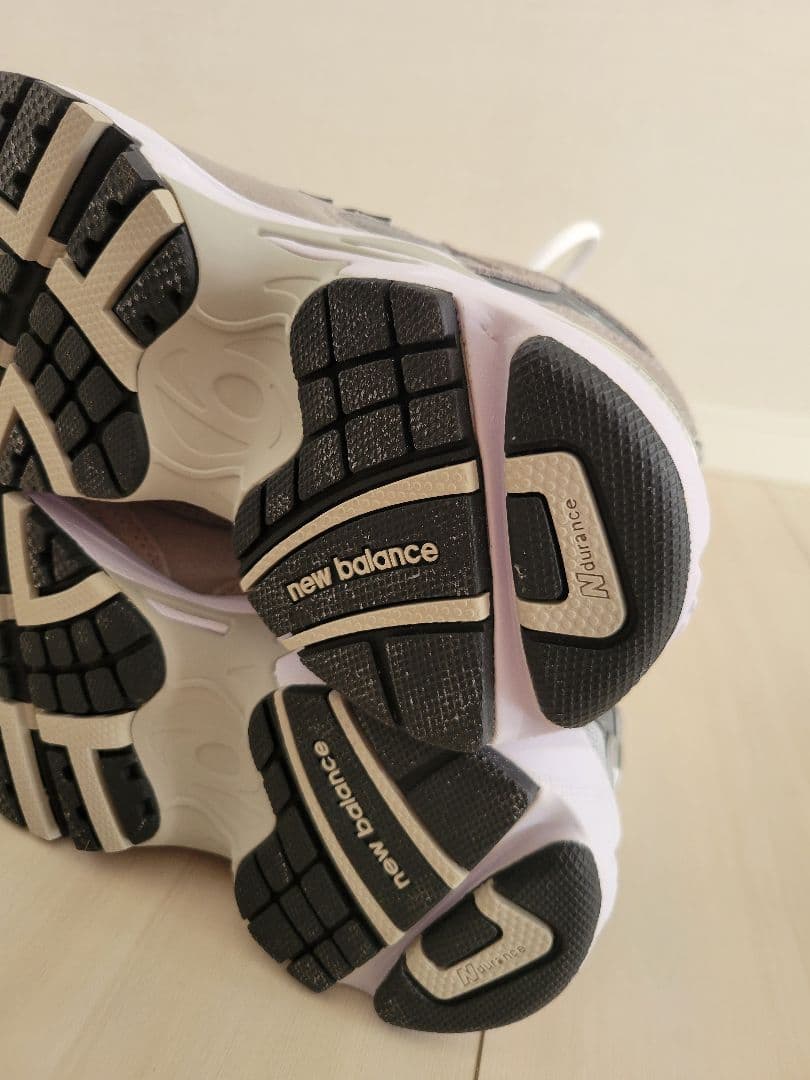 新品　タグ付き　New Balance 725　 グレー 23cm 　レディース