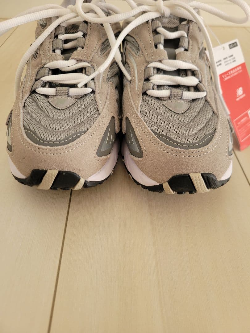 新品　タグ付き　New Balance 725　 グレー 23cm 　レディース