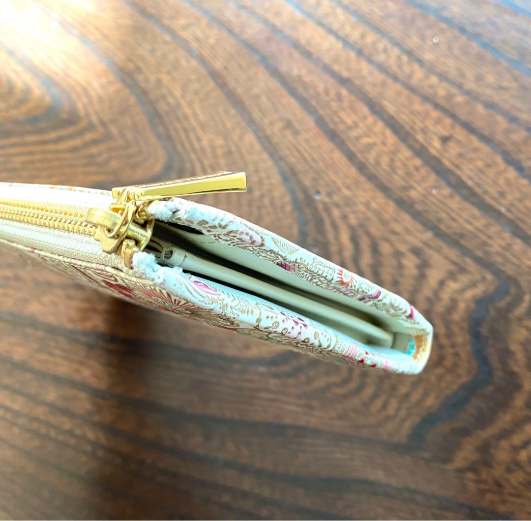 ほぼ新品「文庫屋大関」長財布・美しい花柄の文庫革