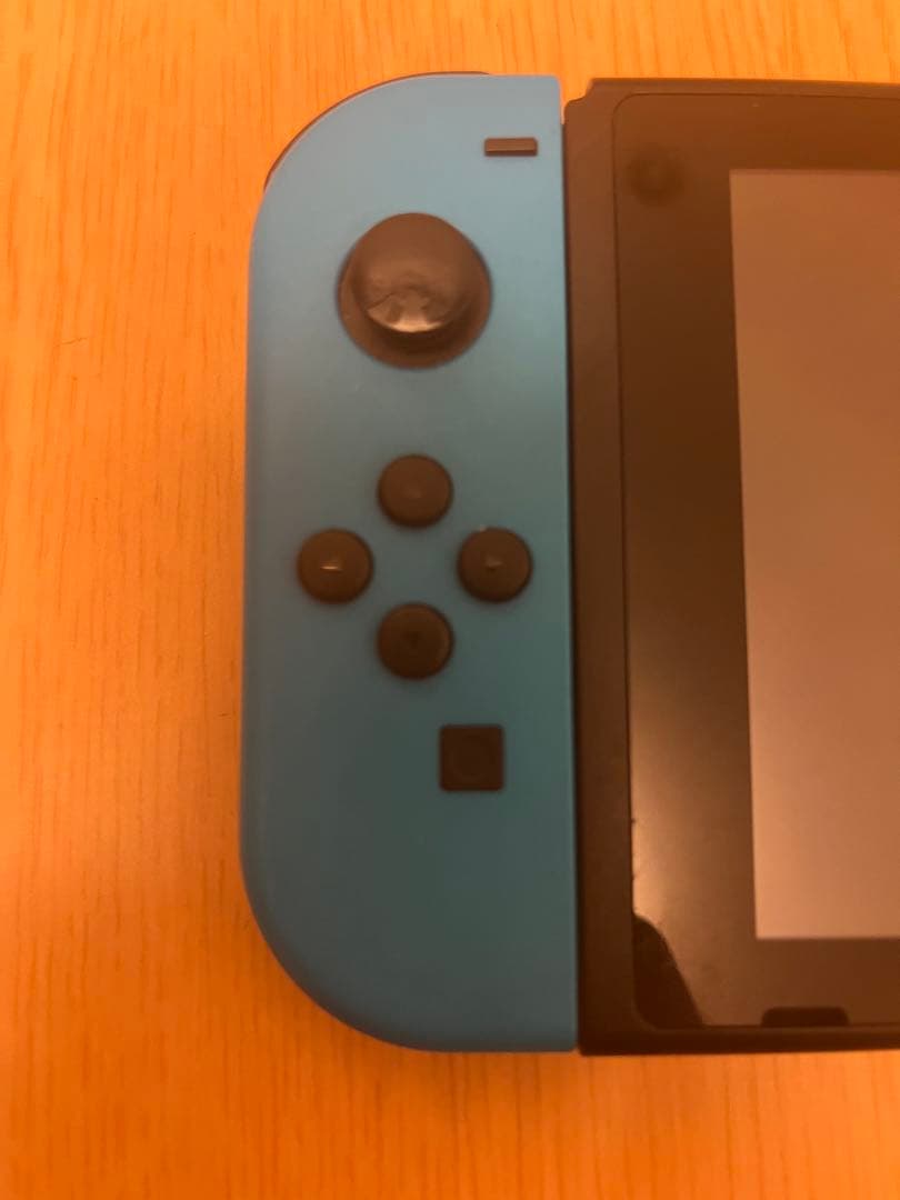 Nintendo Switch 本体 青と赤ジョイコン