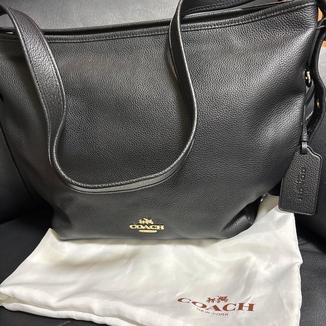 【新品　未使用】　COACH 牛革ショルダーバッグ　斜め掛けバッグ　黒