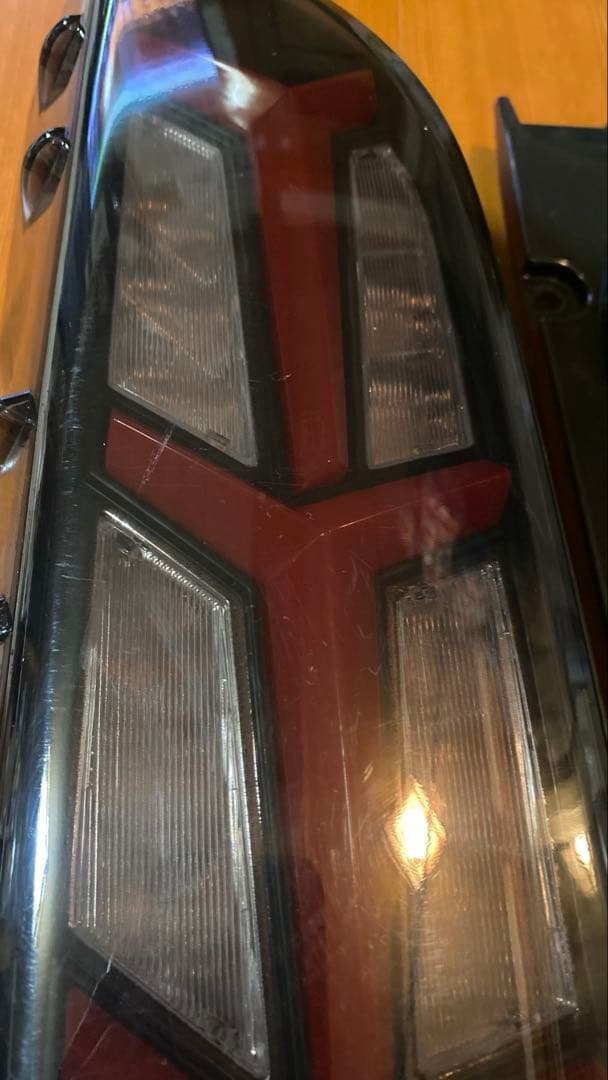 ハイエース テールランプ テールライト シーケンシャルウインカー流れるウインカー