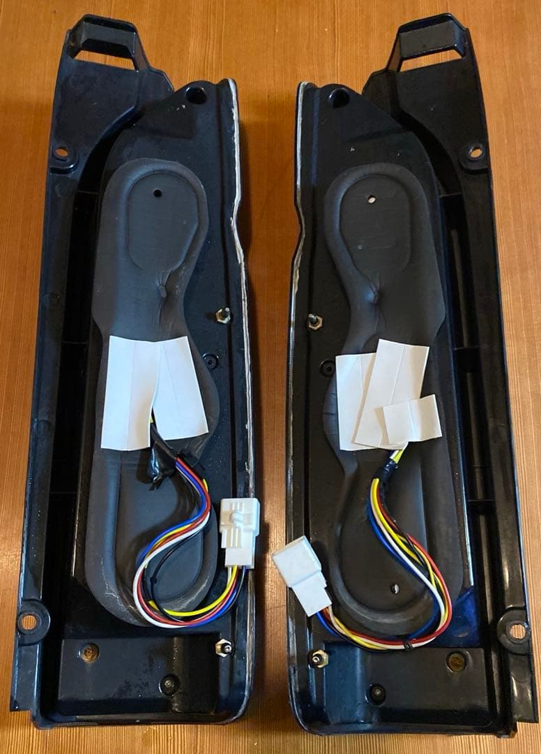 ハイエース テールランプ テールライト シーケンシャルウインカー流れるウインカー